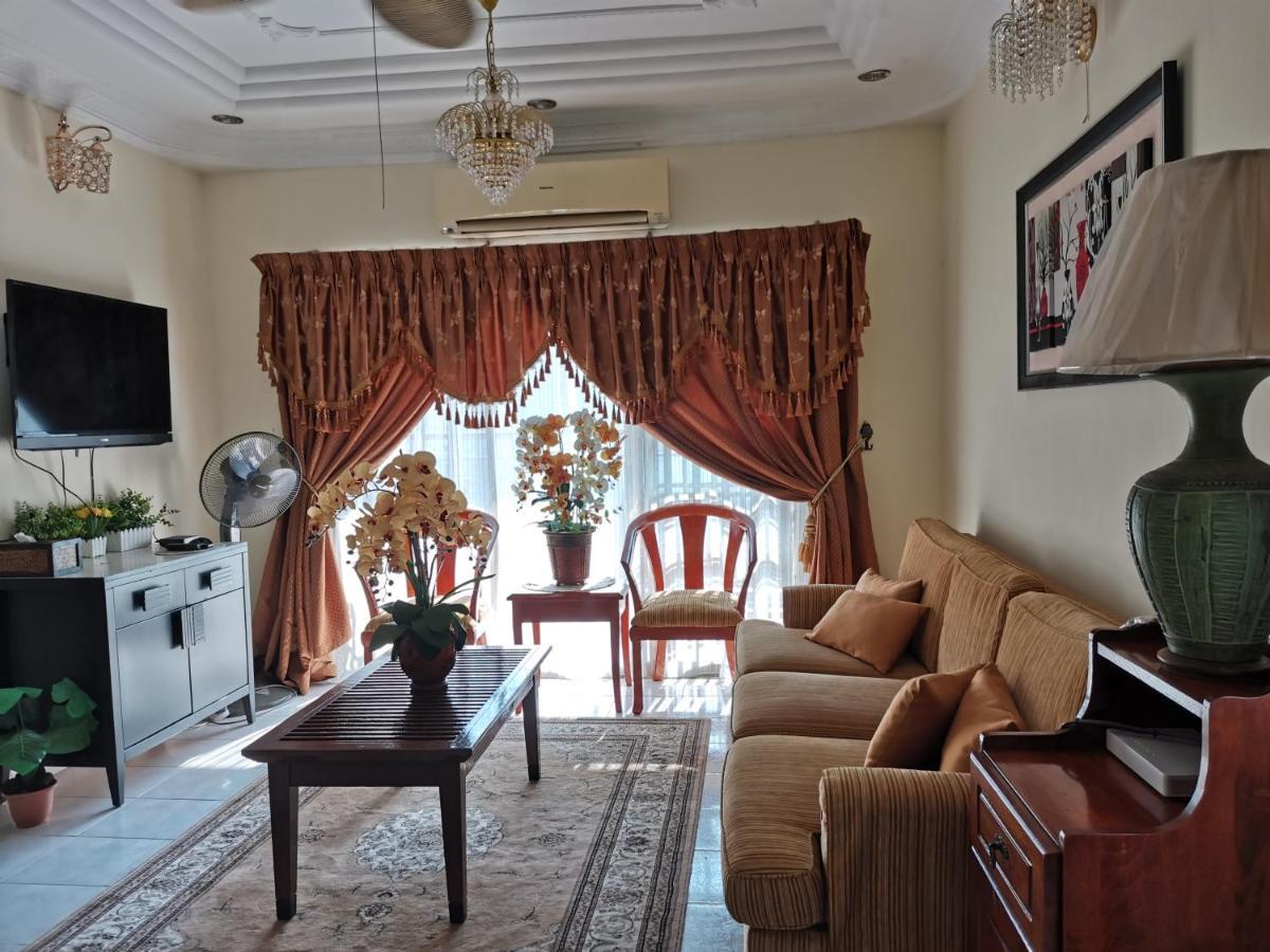 Ainis Guest House In Vista Amani Condominium Куала-Лумпур Екстер'єр фото